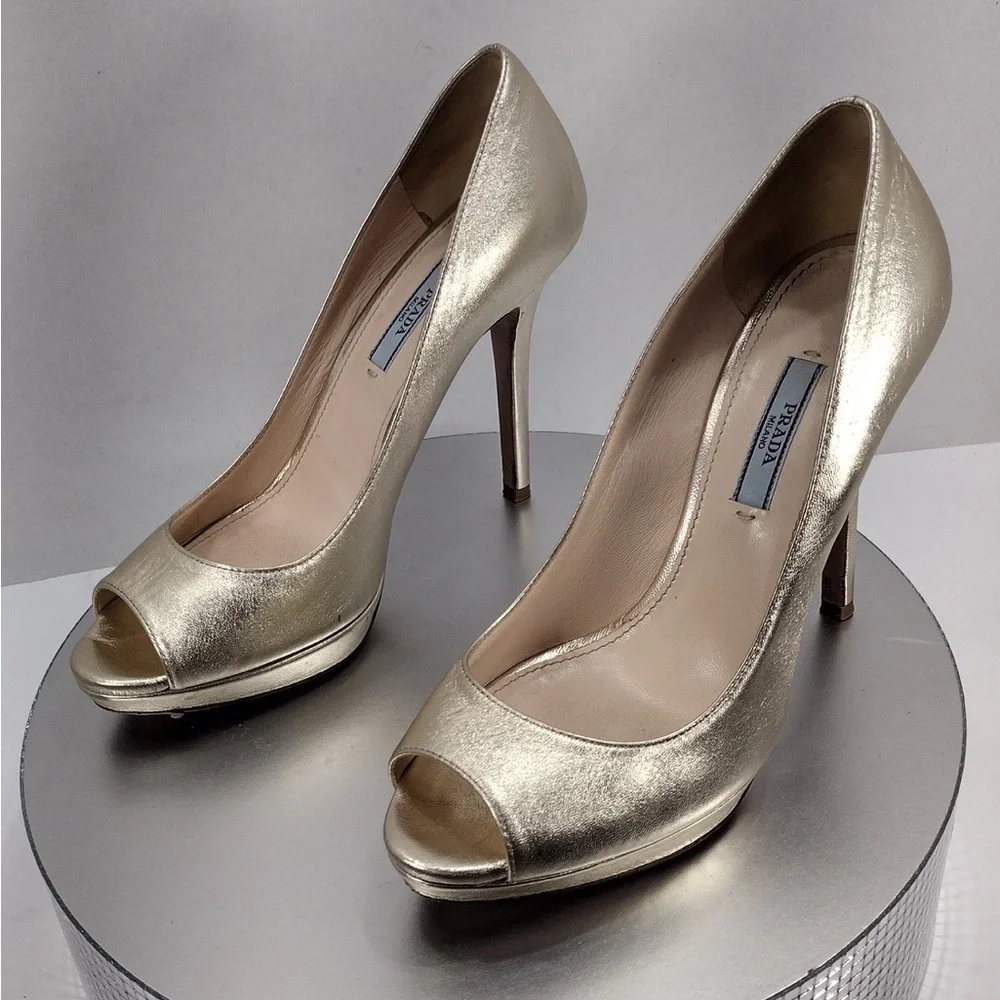 Prada Women's Gold Peep-Toe Heels pre owned Exellent condition size 8.5